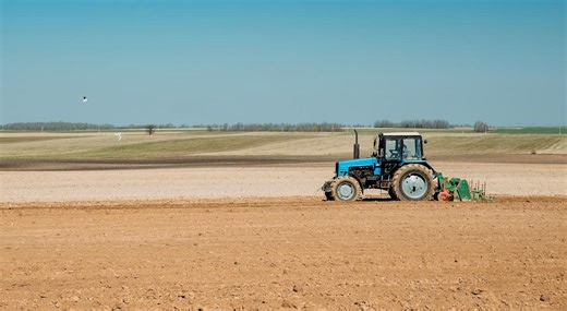 US agriculture leaders warn of ‘widespread collapse’ due to economic policies. How it could impact your food bills