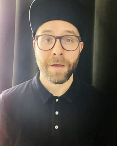 Bin heute sehr aufgeregt, weil morgen erscheint “ÜBERMORGEN”! Verwirrend? Da kommt noch mehr: Es wird eine geile Überraschung geben... Folgt @MagentaMusik360 oder glotzt im TV den Sender #dabei für alle Infos. Ich freu mich unfassbar doll. #übermorgendabei #dabei #ahhhhhhhh | Mark Forster