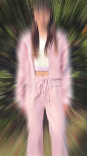 akane × LTXC コラボアイテム第2弾！🎀💞💞 私が着用しているのは“速乾ジャージSETUP”だよ！💗 私は167センチでLLサイズです^_−☆^_−☆ セットアップでおしゃれに着れるからおすすめ！🍒 みんなも一緒にお揃いにしよ〜〜〜〜🫶🏻✨✨ @アバンギャルディ avantgardey #アバンギャルディ #avantgardey #モカアバンギャルディ