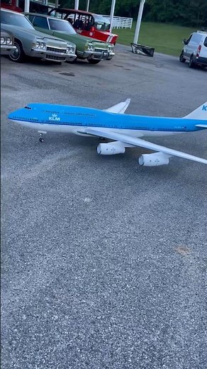 GIANT RC 747 AIRLINER 🤯