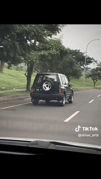 Dijual: Suzuki Sidekick 1995 Full Original di Bandung