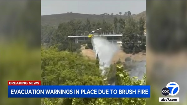 Brush fire in Newbury Park prompts evacuation warnings