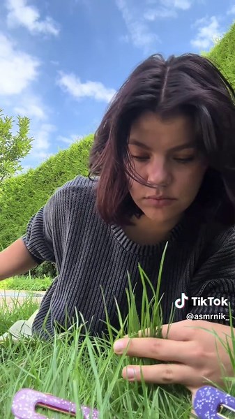 Lasst uns ein paar Grashaare schneiden! :) #asmr #grassasmr #cuttinggrass #fyp #garten