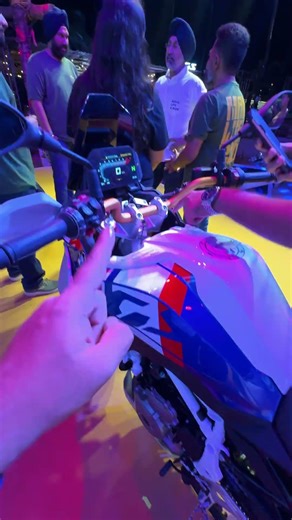 Bmw f450gs bina clutch ke b chla shkte ho is bike ko #bmwf450gs review