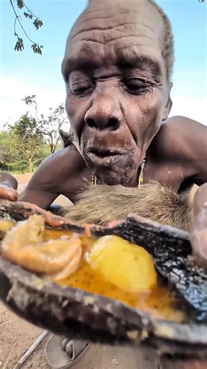 How African Tribes Cook & Eat 🔥 | A Tradition Thousands of Years Old.‎#shorts #food #africa