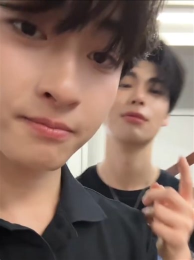 @Thee Thiratiii @wAvE мое любимое слайдшоу🥺🥺 #THEEWAVE #рекомендации #lakornbl #fyp #fypage