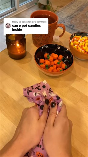 Have you ever made a snack pouch with your beeswax wrap before? 🍬 It's a great trick to store harder to wrap items, or take your snacks to go! Check out this video to see how to make a snack pouch. 💛🐝 For those who don't know: Beeswax wraps are an all natural & reusable alternative to plastic wrap! You can use them to wrap fruits, veggies, cheese, sandwiches, cover bowls - and more. What questions do you have about them? 🥰 #beeswaxwraps #ecofriendly #asmr #shopsmall #zerowaste #plasticfree #