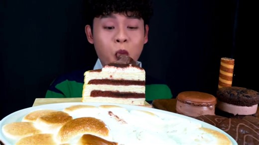 Roasted Marshmallow With Choco Bar Choco Dessert MukBang! #asmr #asmrvideo #mukbang #bonggil #mukbangbonggil #asmrsegments #food #asmrfood #foodblogger #koreanfood #foodchallenge #eatwithbonggil #tiktokfood #foodvideo #foryou #fyp #foryoupage #fypシ゚viral #explore #yummy | BongGil ASMR