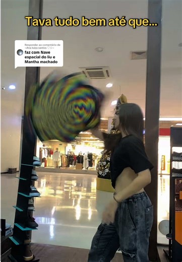 Rave e Coisas Inesperadas em Evento Espacial