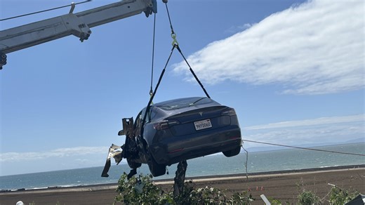 Tesla driver, 18, killed in Hwy 101 crash near Ventura ID'd