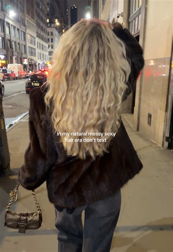 Just letting my waves do their thang💁🏼‍♀️ #wavyhair #naturalhair | wavy hair