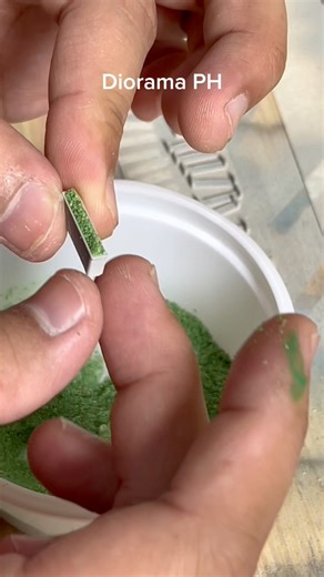 Making a miniature plantbox 🪴Follow for more! ❤#diorama #dioramacreators #dioramaartist #dioramabuilder #diyprojects #dioramaart #diy #diycrafts #diyideas #miniatures #miniatureart #miniatureworld #PinoyDiorama | Diorama PH