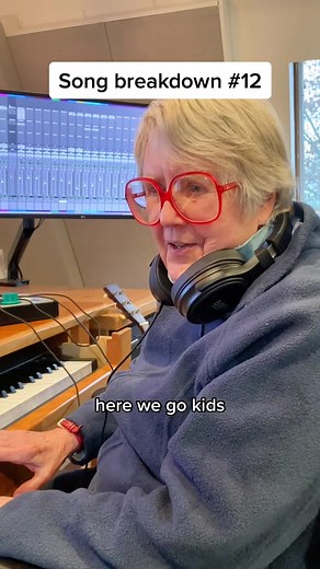 #grandmasoftiktok #fyp #grandmaproducer #tipsandtricks #production #grandma #studio #tutorial #producer #music