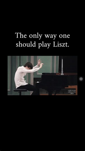 Should I try this in my next lesson? 🤔 #pianist #pianotok #liszt #funny #pianomusic