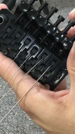 Floyd Rose Bridge Strings Off!! #guitarshop #gbrcenter #floydrose #floatingbridge #electricguitar