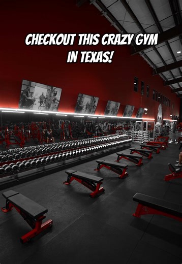 This is Roman Empire Gym, located just south of Houston in League City, Texas. It’s a 27,000-square-foot warehouse training facility packed with over 260 bodybuilding and powerlifting machines. This gym is known for having the most insane amount of equipment and quality of equipment. It’s extremely organized, very clean, and the layout is very well thought out. There’s even a complimentary recovery lounge with infrared saunas that are on 24/7 so you can just hop right in, massage chairs, and Nor