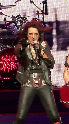 The telephone is ringing 📞... #Rocktober #AliceCooper #TikTokHalloween #Rock #LiveMusic