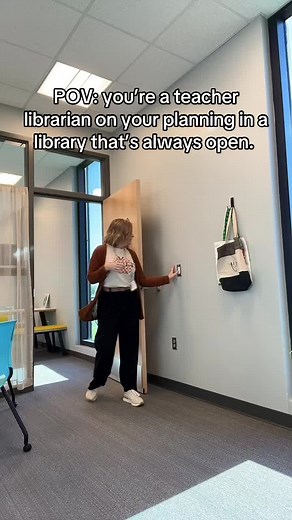 Discover the Life of a School Librarian