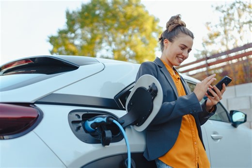 Véhicules électriques : Plug & Charge devient enfin plus accessible grâce à Gireve, Hubject et Irdeto
