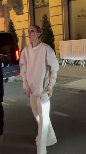 Céline Dion Sings & Dances With Fans Outside Her Paris Hotel ❤️