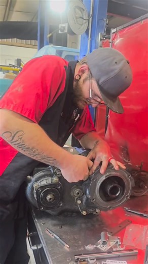 This rare mid-60s Chevy crew cab dually’s running a Dodge diesel swap, so Wil’s pulling the shift rails and converting the NP205 transfer case from mechanical to cable linkage to properly mate it to the Chevy trans. Cleaner routing, smoother shifts, and everything just works better! Gearing, steering, suspension, lifts, resto-mods, paint, audio and interior… we do it all and more all under one roof! One call gets it done! 615-891-1833 #TeamWittCustoms #NP205Swap #CableShiftConversion #vintageche