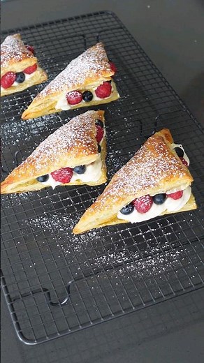 Puff Pastry Triangles with Mixed Berry and Cream Cheese Filling #easypie #cookinginspo #puffpastry