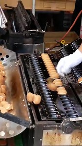 Making Japanese poffertjes balls | Japan Daily