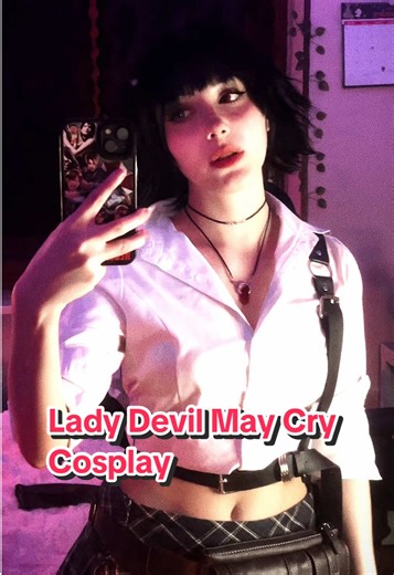 Lady from Devil May Cry Cosplay Showcase