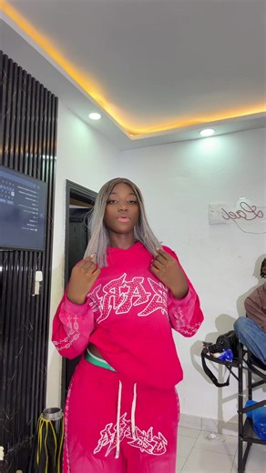 Vidéos de line_la_senegalaise (@line_la_senegalaise) avec son original - Y2N 🧞‍♂️