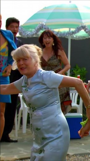 Oh My God, What Is She Doing? #gogirls #series #shorts