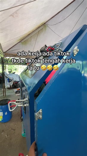 Wet Blasting vs. Sandblasting: Understanding the Differences