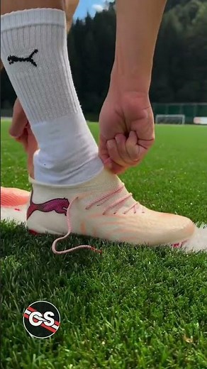 Puma Future Ultimate On-Pitch Try On! ⚡️👟 #Shorts #football #soccer #pumafamily