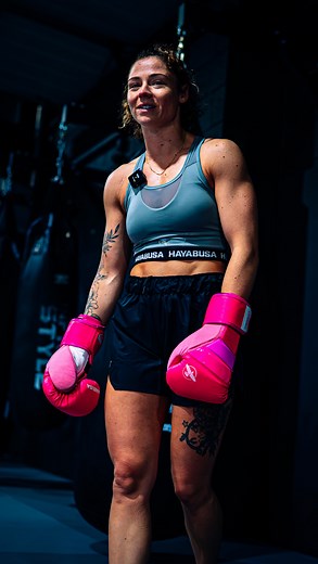 10K views · 652 reactions | A common mistake I see beginners do when learning knees Try these tips to correct your technique - don’t fall in after the knee - kick your foot back with your toes pointed - push your hip in @hayabusacombat Team Hayabusa | Amber Kitchen BadCo | Facebook