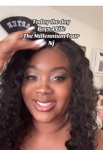 Today the day!! Can’t wait. On my way to the check in for meet n and greet for Bow wow #therealblacklola #damilola #bowwow #boyz4life