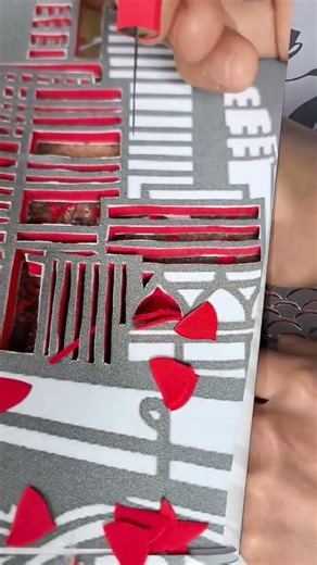 Experience the Calmness of Traditional Paper Cutting Sounds