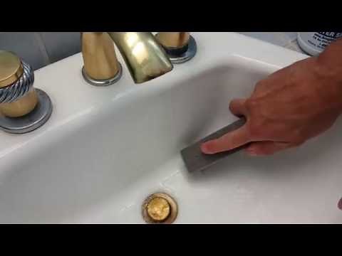 How to Remove Mineral Stains on Sinks and Toilets
