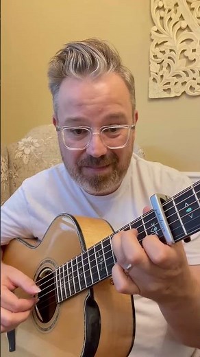 Bloom by Paper Kites a guitar lesson. Played slowly so you can learn