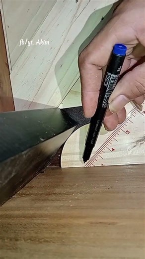 How to measure wood angles with accurate results. #carpentry #woodworking #tips and tricks #diy