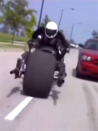 ​Batman’s Batpod! 🦇🏍️ ​During the testing of The Dark Knight, Christopher Nolan realized that the way the cape billowed in the wind wasn't just a detail—it was what made it BATMAN! 🔥 ​This beast had massive 20-inch tires and was so hard to ride that only one stuntman in the world could master it. No CGI here, just pure practical filmmaking! 🎬✨ ​Where to watch: Catch it on Max, Apple TV, or Amazon Prime Video! 📺 ✔️Follow👉 -CINEMA SIMPLE- 👈for movie information.👆🩵🎬 ⚖️ Our activity is onl