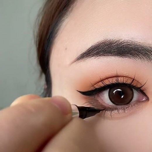 Lower Lashes & Feather Brows ✨ Easy Eye Makeup + At-Home Eyebrow Threading #shorts #beauty