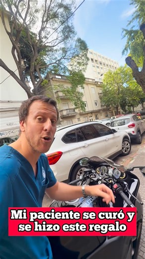 Fernando Montero “ Monti “ on Instagram: "Hace unos 3 años llegó a mí un paciente en una situación muy compleja de salud, el peor momento de su vida. Cuando comencé a tratarlo le prometí que se iba a recuperar, pero también le dije que necesitaba visualizar algo a futuro que le guste mucho. Que podría ser lo que quiera. Me dijo que su sueño era poder curarse y hacer ruta en una moto grande. Un pendiente para el. Me comentó que siempre soñó con una Hayabusa, pero que no era fácil. Le dije que si