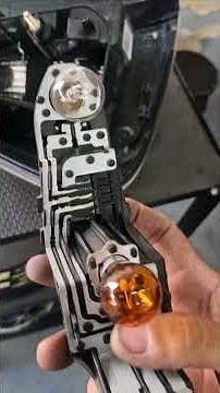 Replacing the rear light bulb on a 2013 Sandero Stepway.