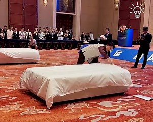 Who makes the bed faster competition! | Awesome World