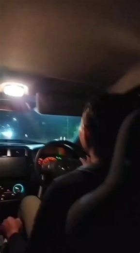 Translation Time It's a night driving. The traffic is busy. The situation is dark outside. #qestion #grammar #bahasainggris