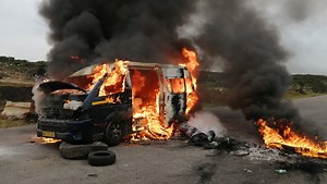 Meeting on Cape Town taxi violence set for Thursday - SABC News - Breaking news, special reports, world, business, sport coverage of all South African current events. Africa's news leader.