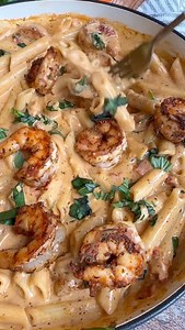 Marry me shrimp pasta will be your number one dish in rotation! It’s so easy to make, takes less than 30 minutes to make, and you probably have all of the ingredients in your pantry! With the combination of sun dried tomatoes and Parmesan cheese, the sauce is packed with flavor! This recipe works great for meal prep also, lasting up to 4 days in the fridge. For the full recipe visit www.goldenGracekitchen.com and search marry me shrimp pasta or you can google golden Grace kitchen marry me shrimp