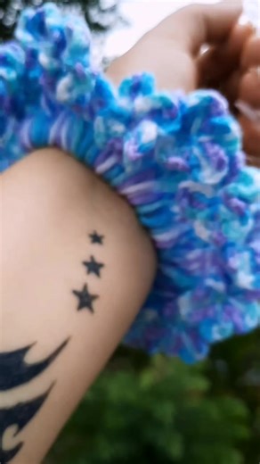 ✨️ scrunchies a crochet ⚘️🇵🇦 • 4 modelos diferentes ▪︎ el tamaño depende del gusto del cliente igualmente los colores #fyp #fpy #scrunchies #tejeracrochet #crochettiktok