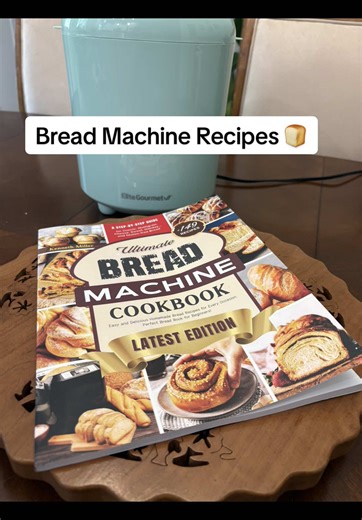 Ultimate Bread Machine Cookbook with 749 Recipes