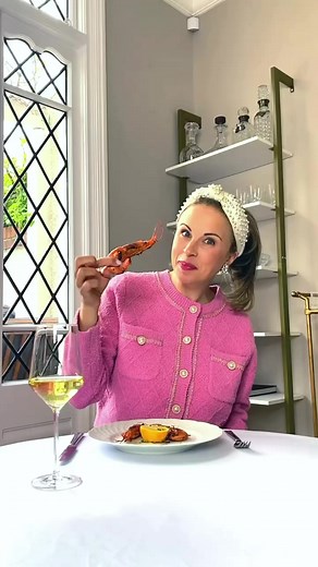 Shrimp & Prawn Etiquette 🦐 Here is how you de-shell 👆without using your fingers! So when should we use silverware for shellfish? Any time in formal dining, a nice social lunch, a business event or when you want to keep hands clean. For a casual dining event or bbq for example however, some people use their fingers to deshell pending the dining environment and how it’s served! #etiquette #etiqueta #shrimp #manners #etiquettecoach #etiquettetips | Beaumont Etiquette LLC