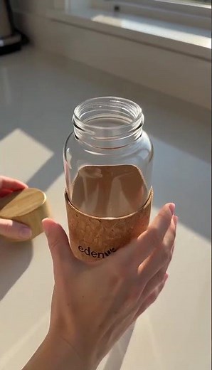 How to switch from plastic to eco friendly glass water bottles